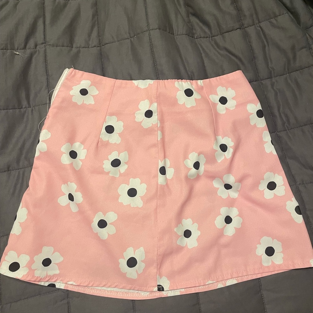 Princess Polly flower skirt